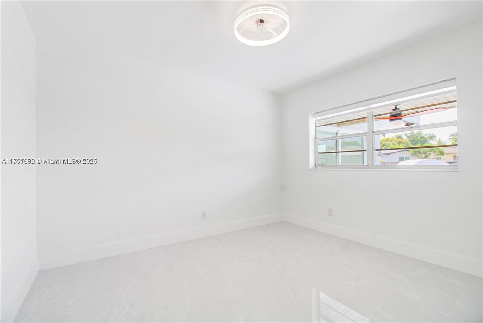 PASADENA LAKES - Residential