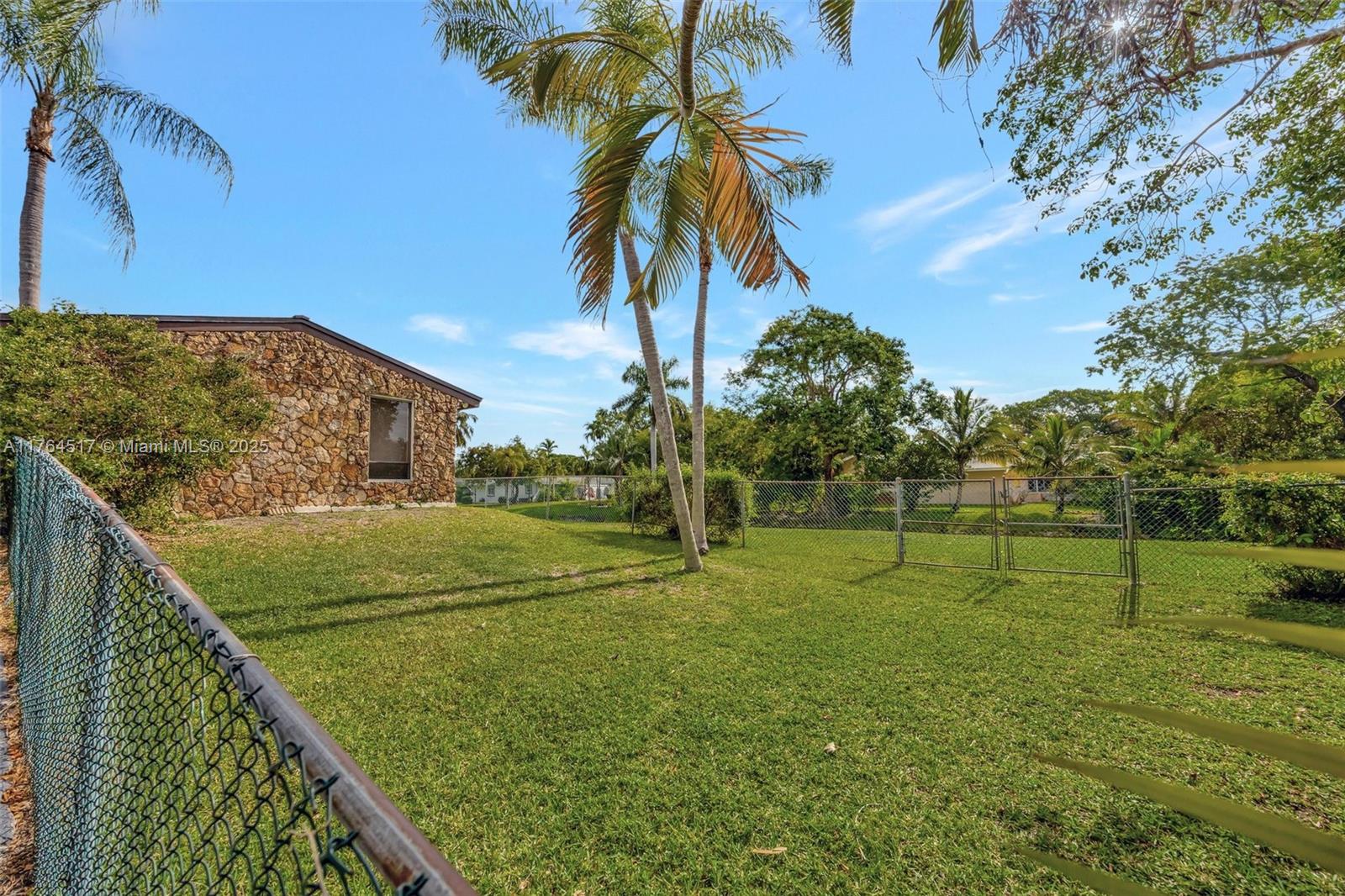 OLD CUTLER VILLAS - Residential