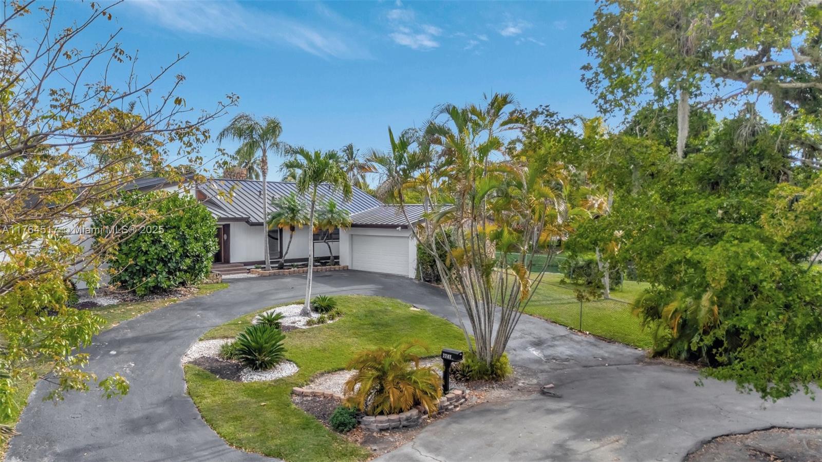 OLD CUTLER VILLAS - Residential