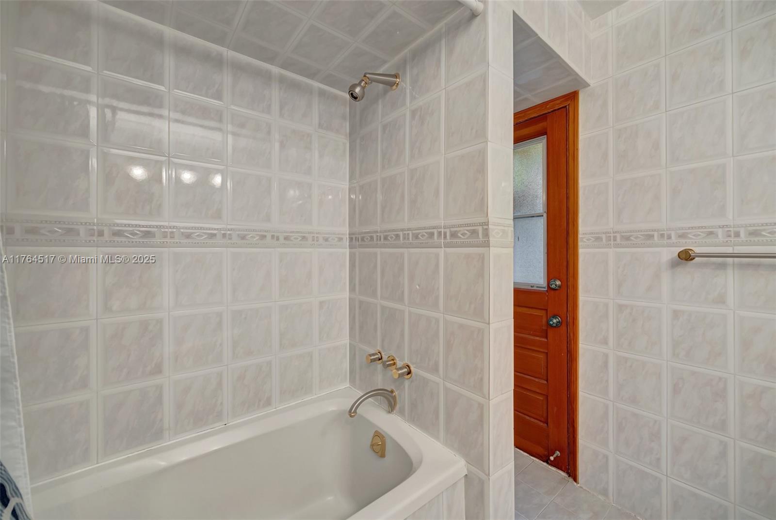 OLD CUTLER VILLAS - Residential