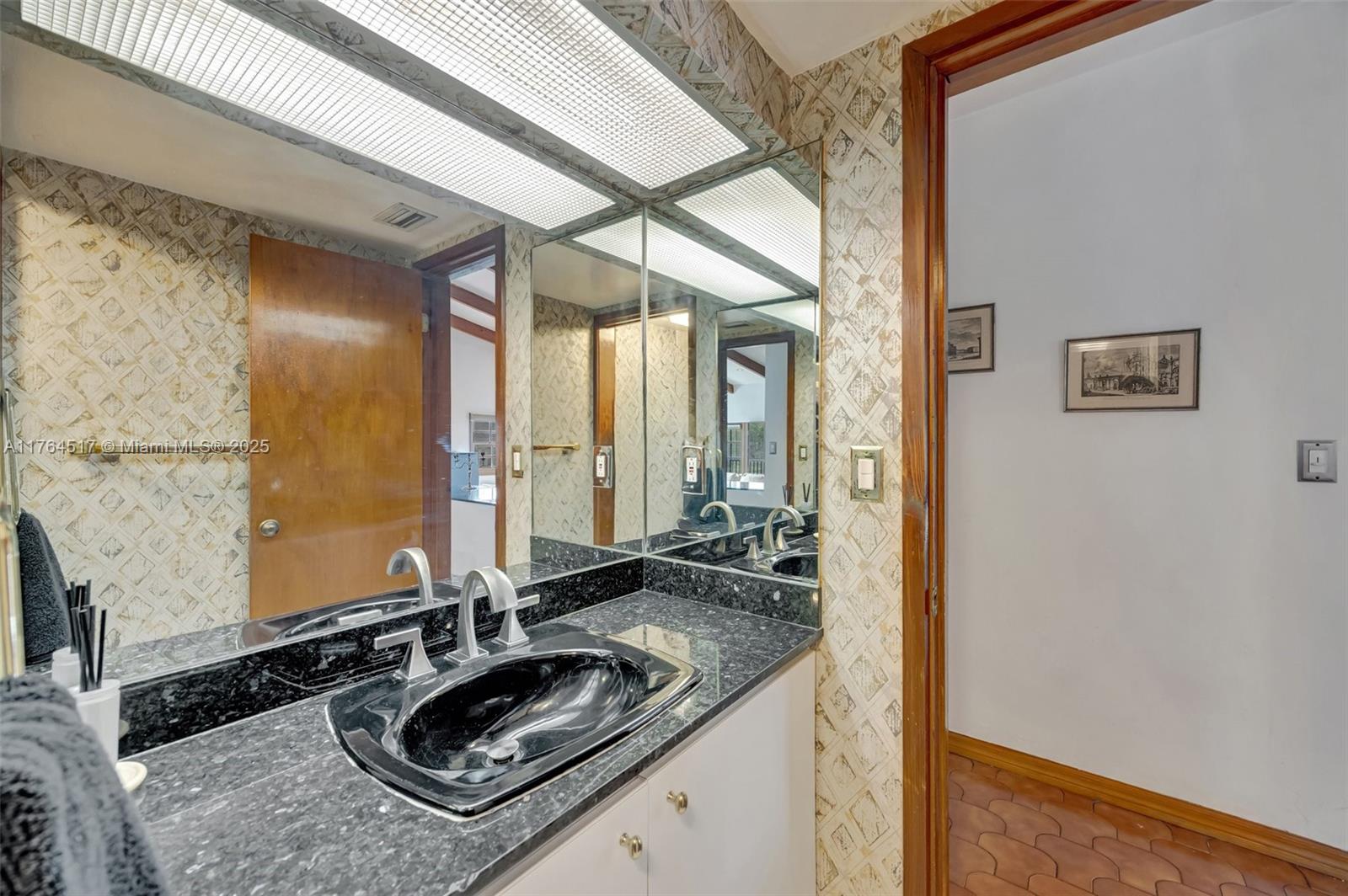 OLD CUTLER VILLAS - Residential