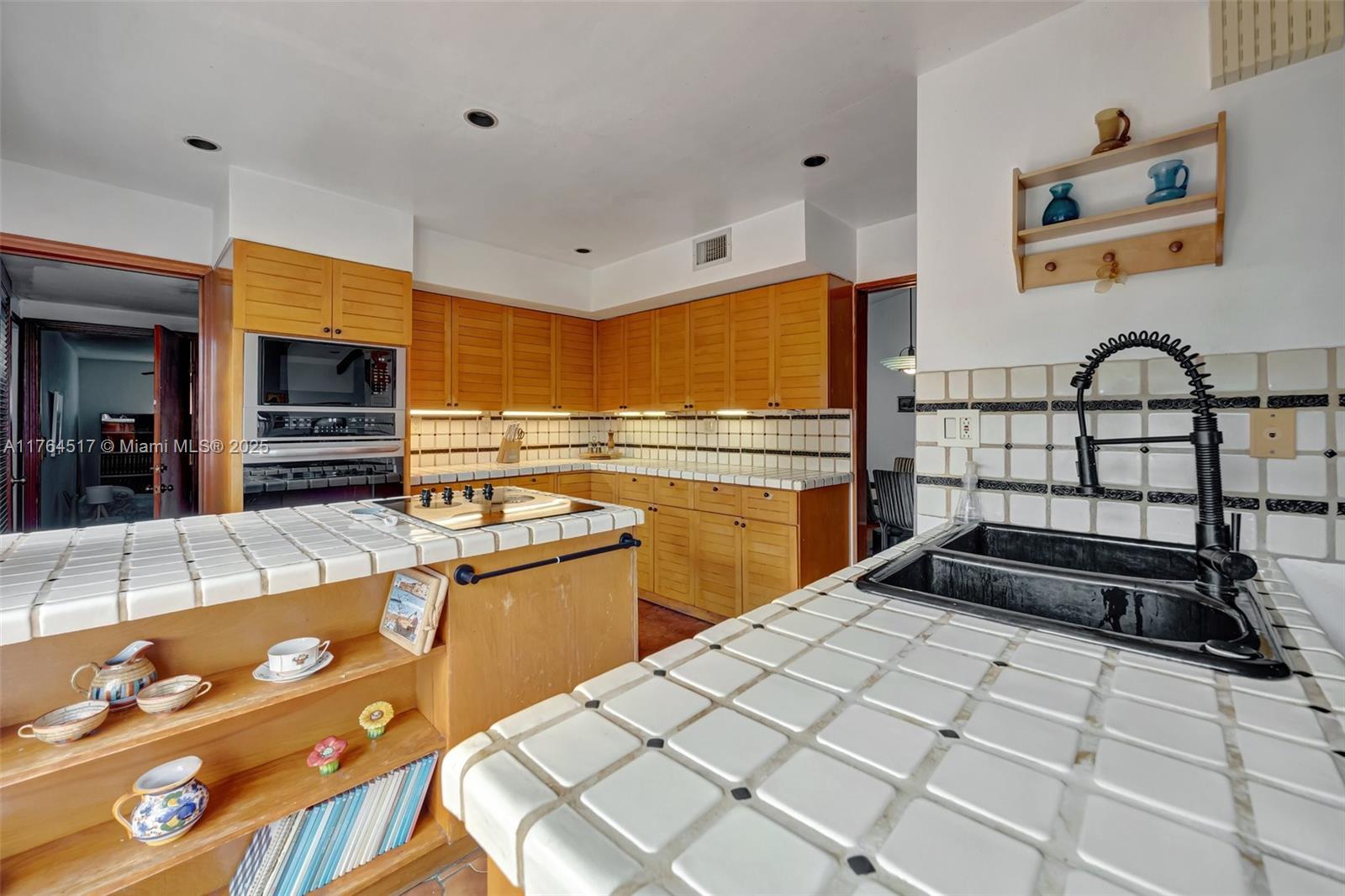 OLD CUTLER VILLAS - Residential