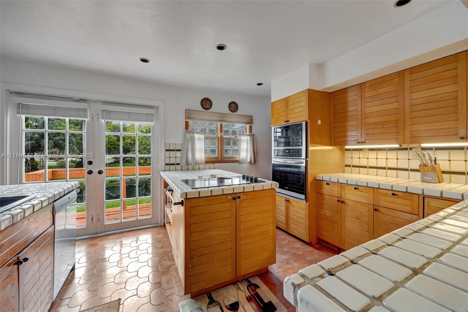 OLD CUTLER VILLAS - Residential