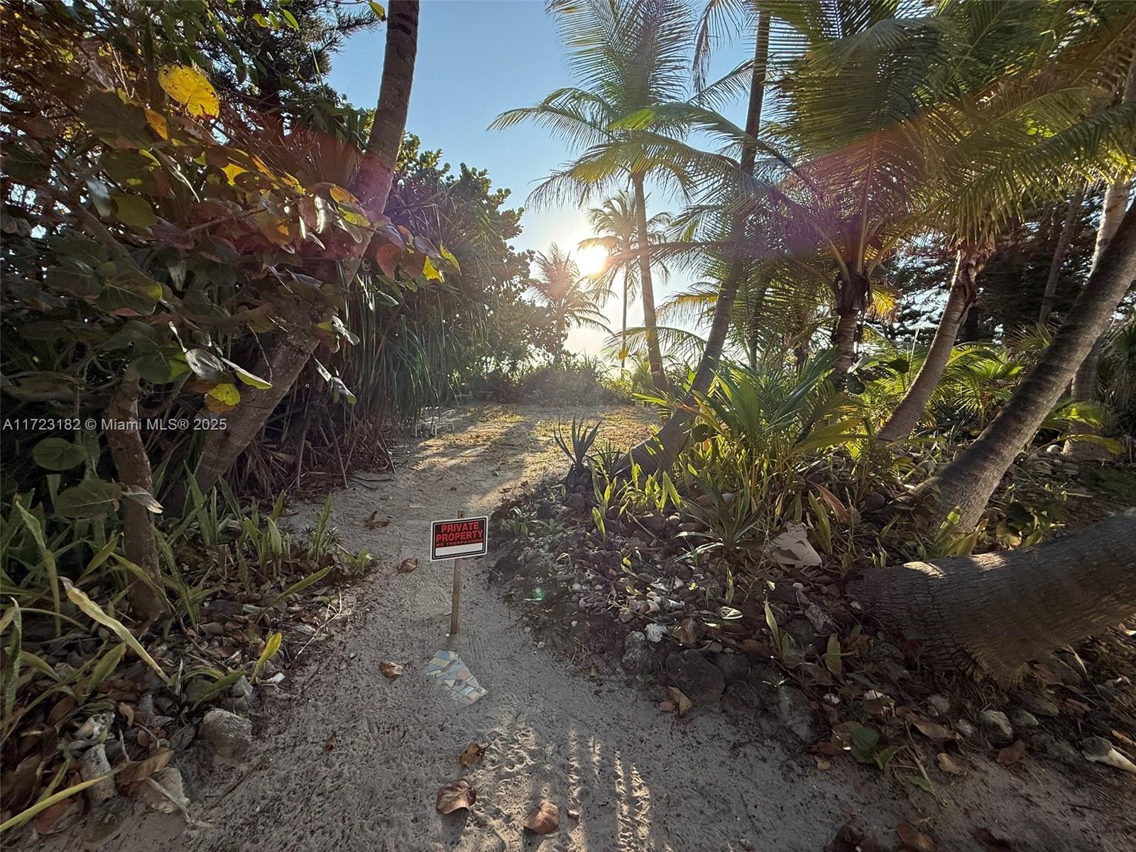 Hollywood Central Beach - Land