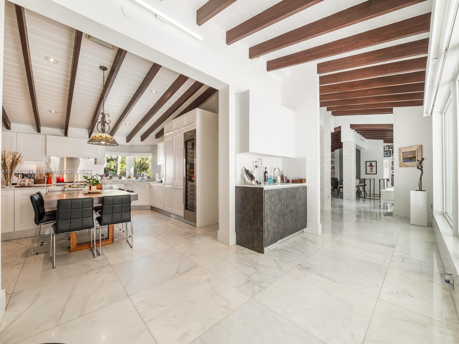 TOWN & RANCH ESTS - Residential