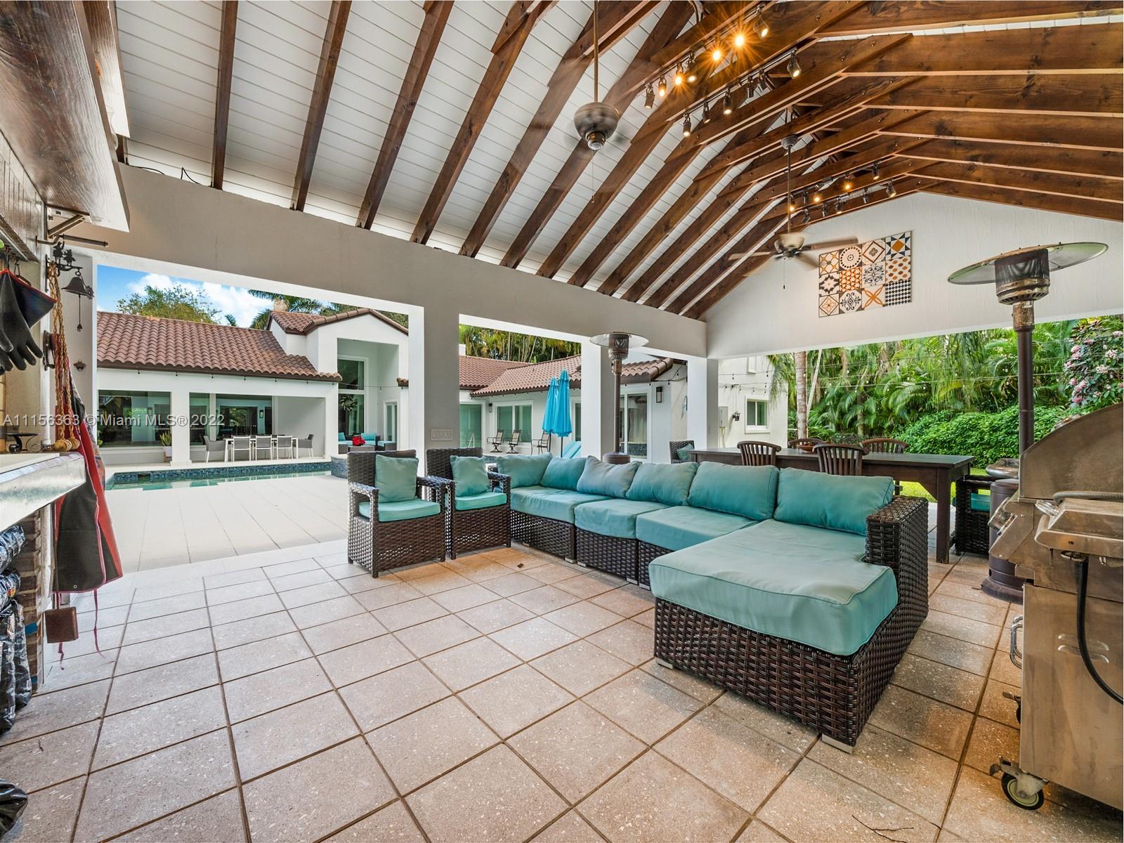 TOWN & RANCH ESTS - Residential