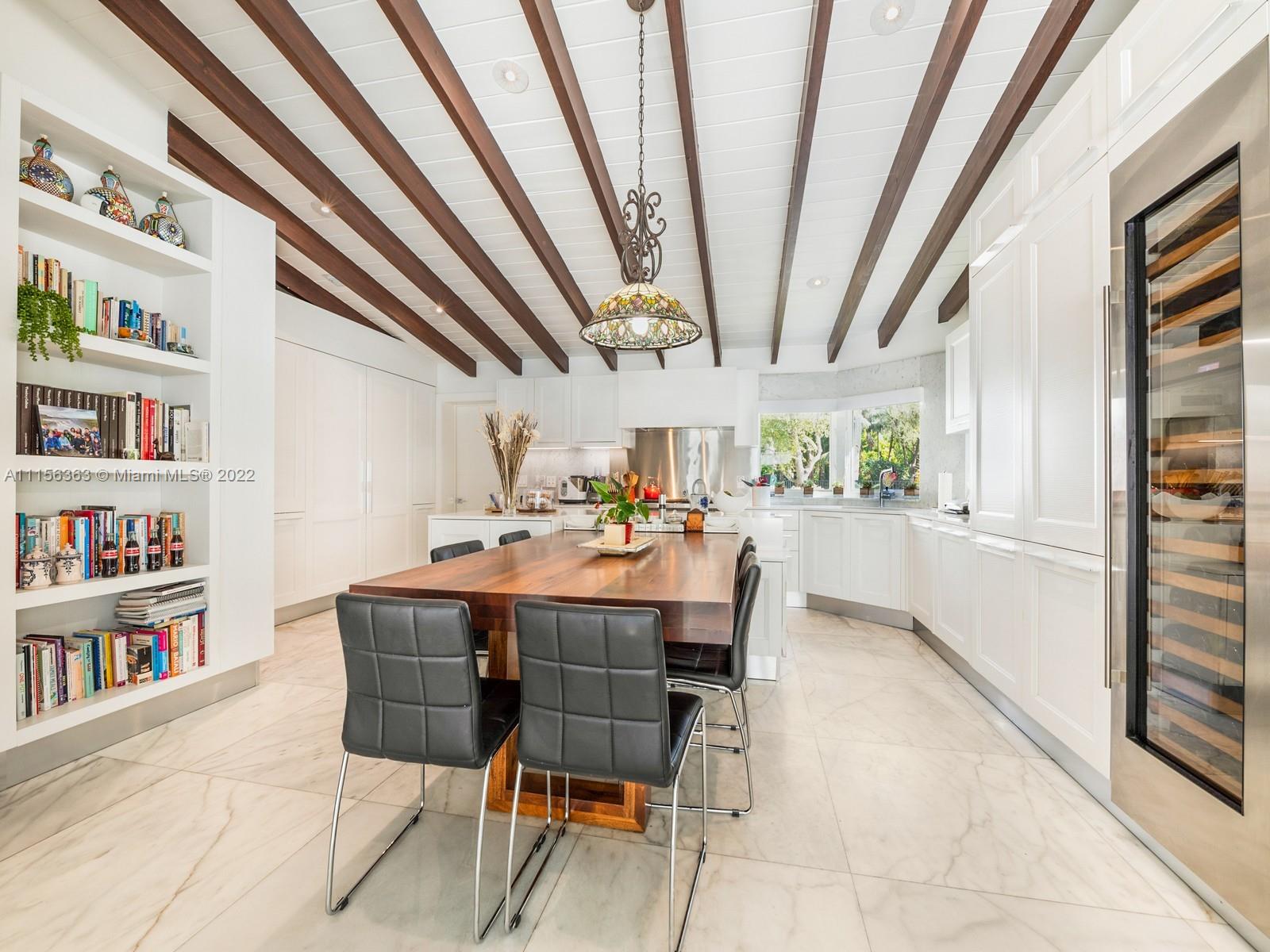 TOWN & RANCH ESTS - Residential