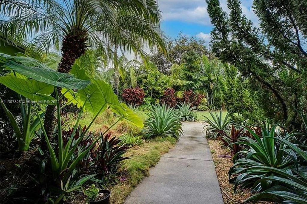 Photo of 1753 NE 18th St #1753, Fort Lauderdale, FL 33305 (MLS # A11307826)