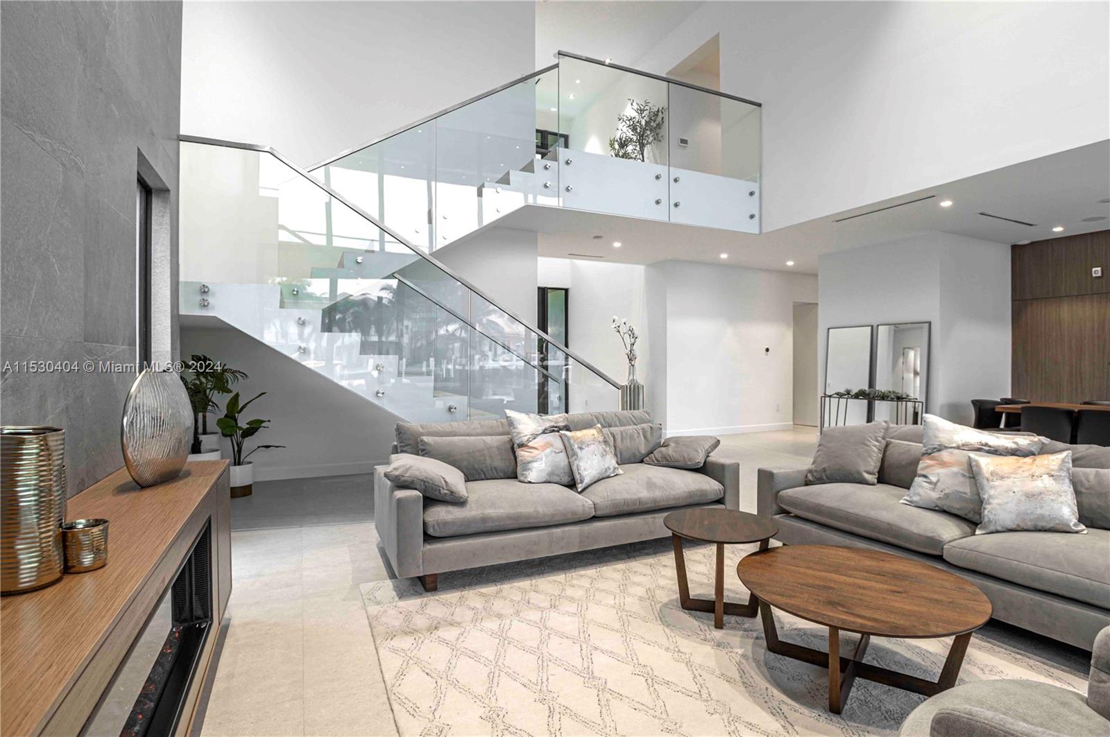 LAUDERDALE HARBORS SECTIO - Residential Lease