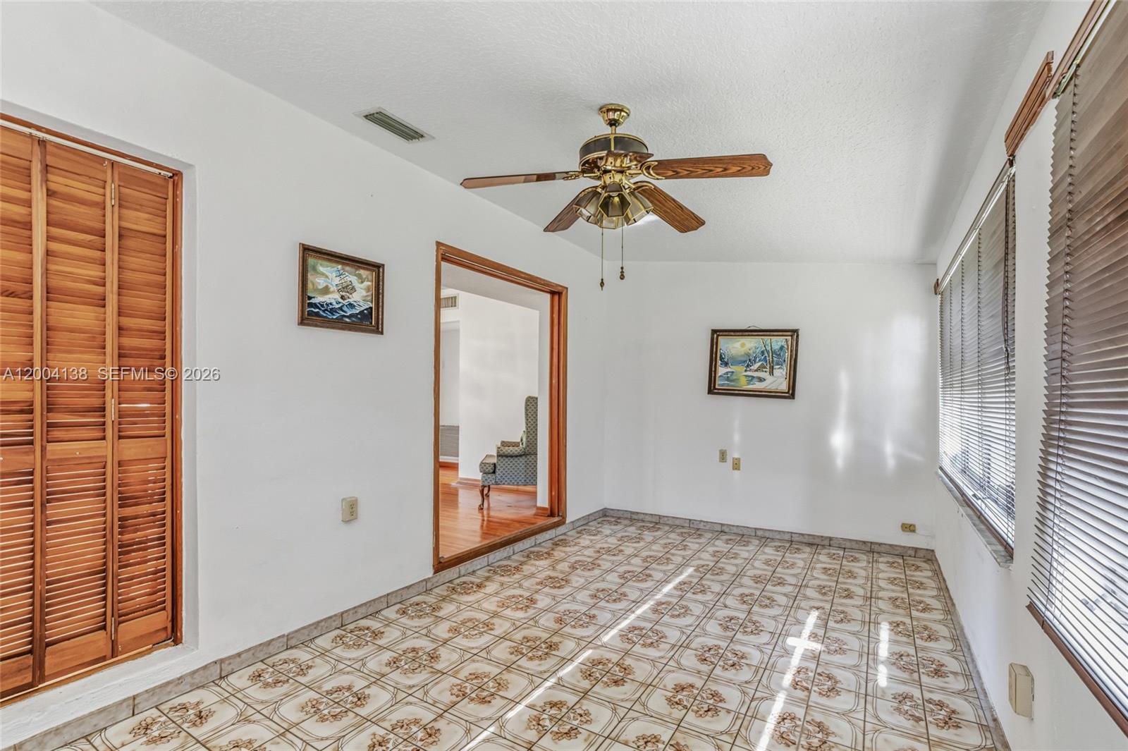 SOUTHLAND HOMES MANOR - Residential