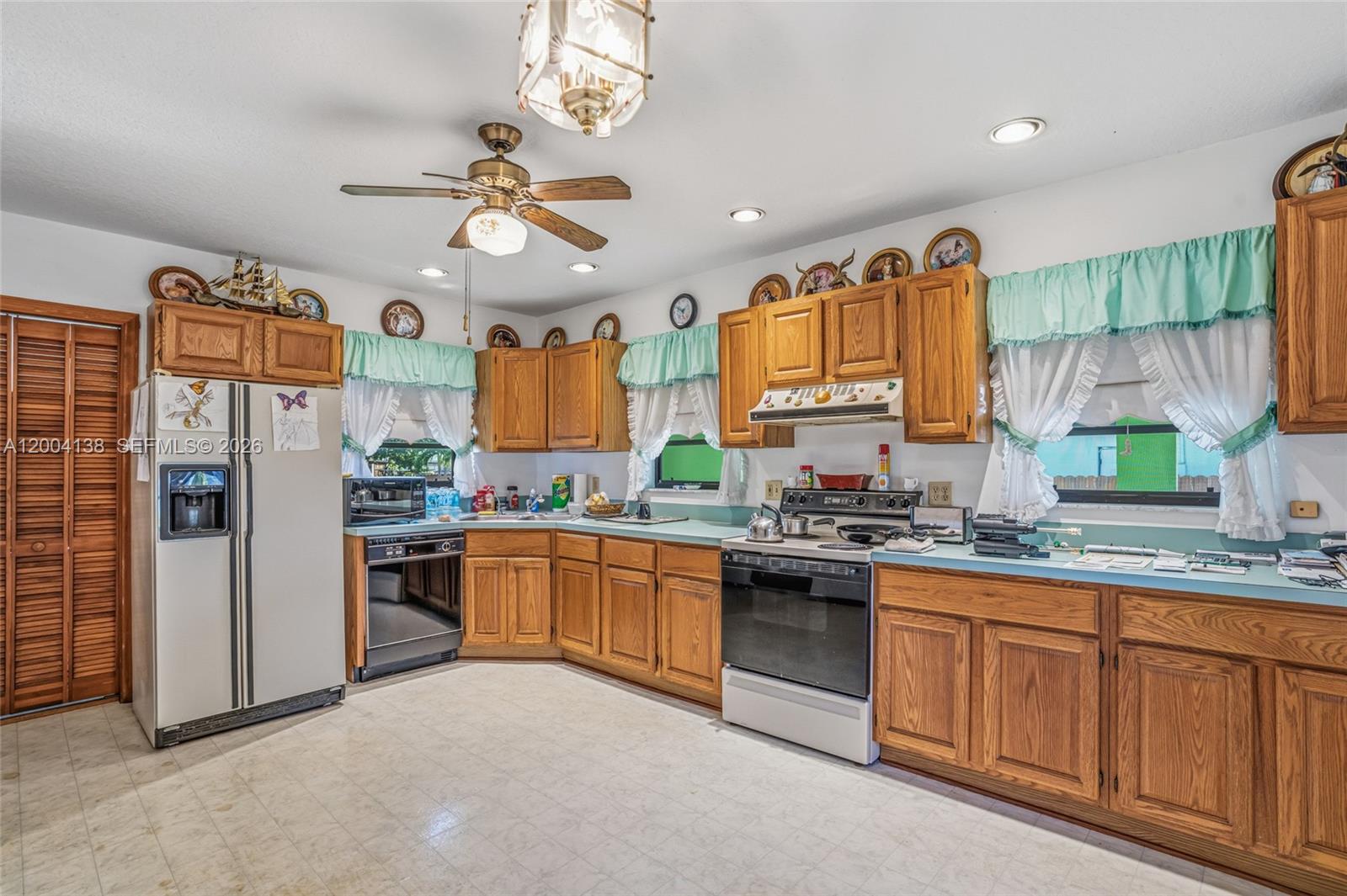 SOUTHLAND HOMES MANOR - Residential