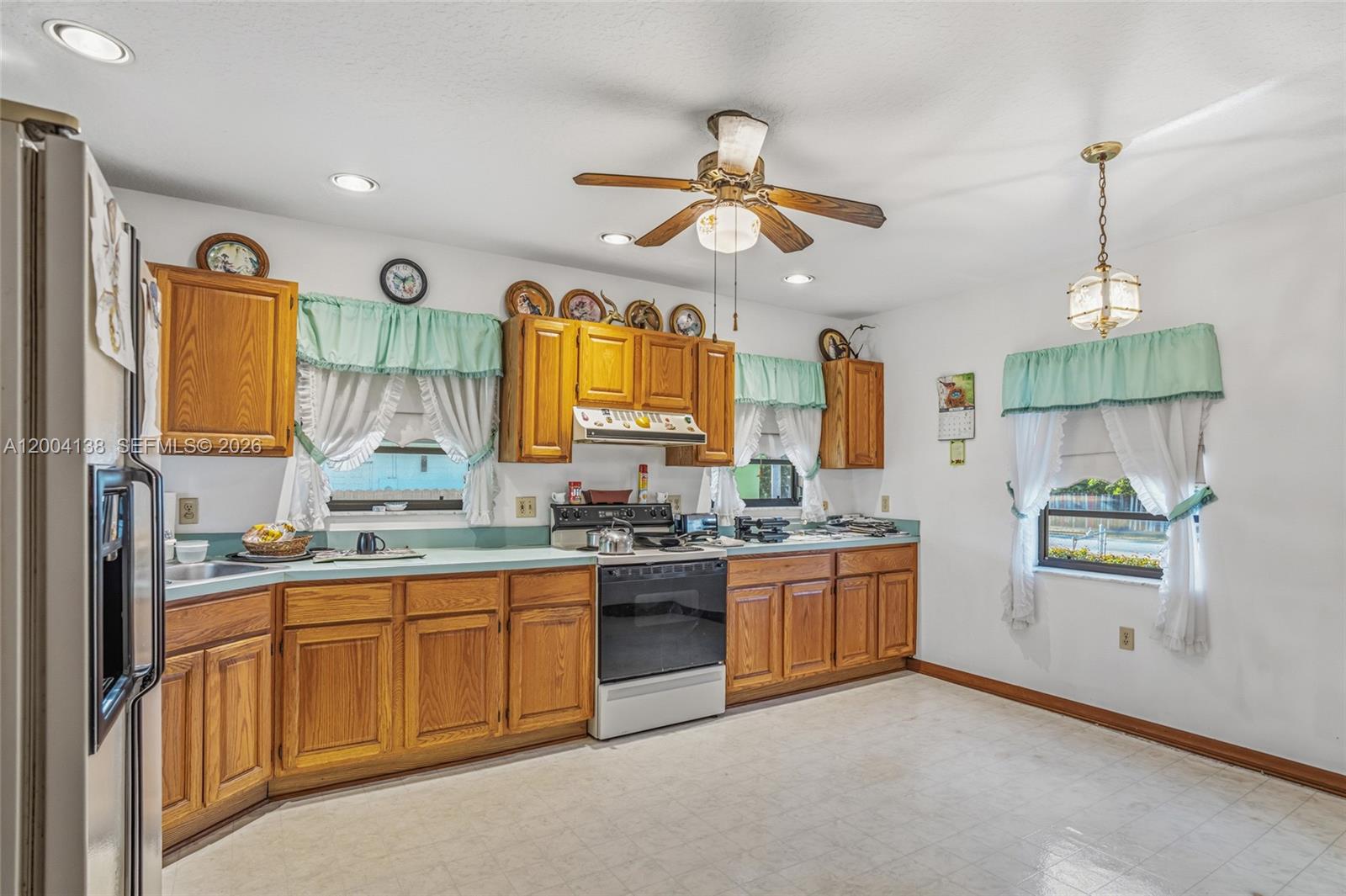 SOUTHLAND HOMES MANOR - Residential