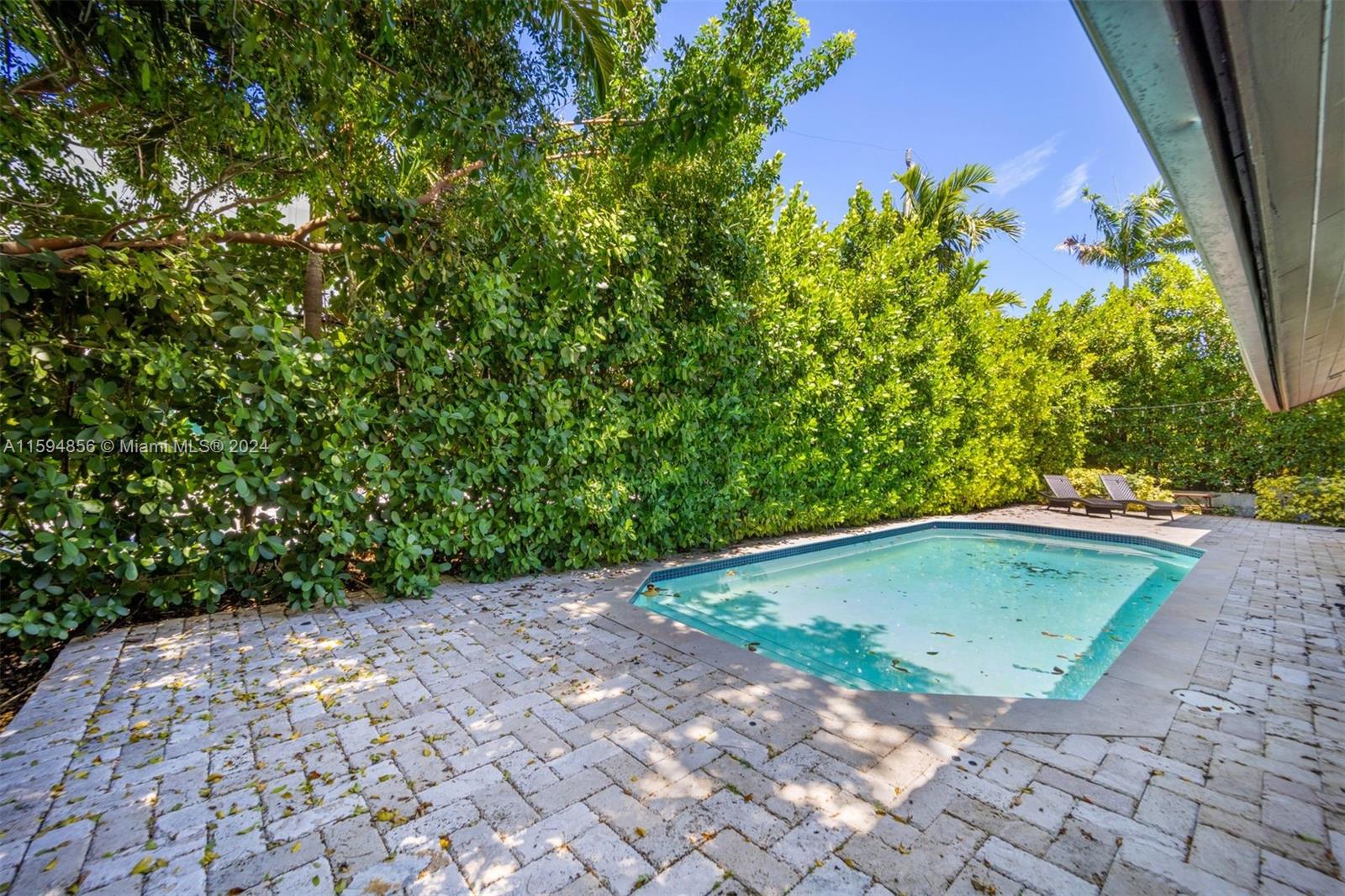 BISCAYNE KEY ESTATES - Residential