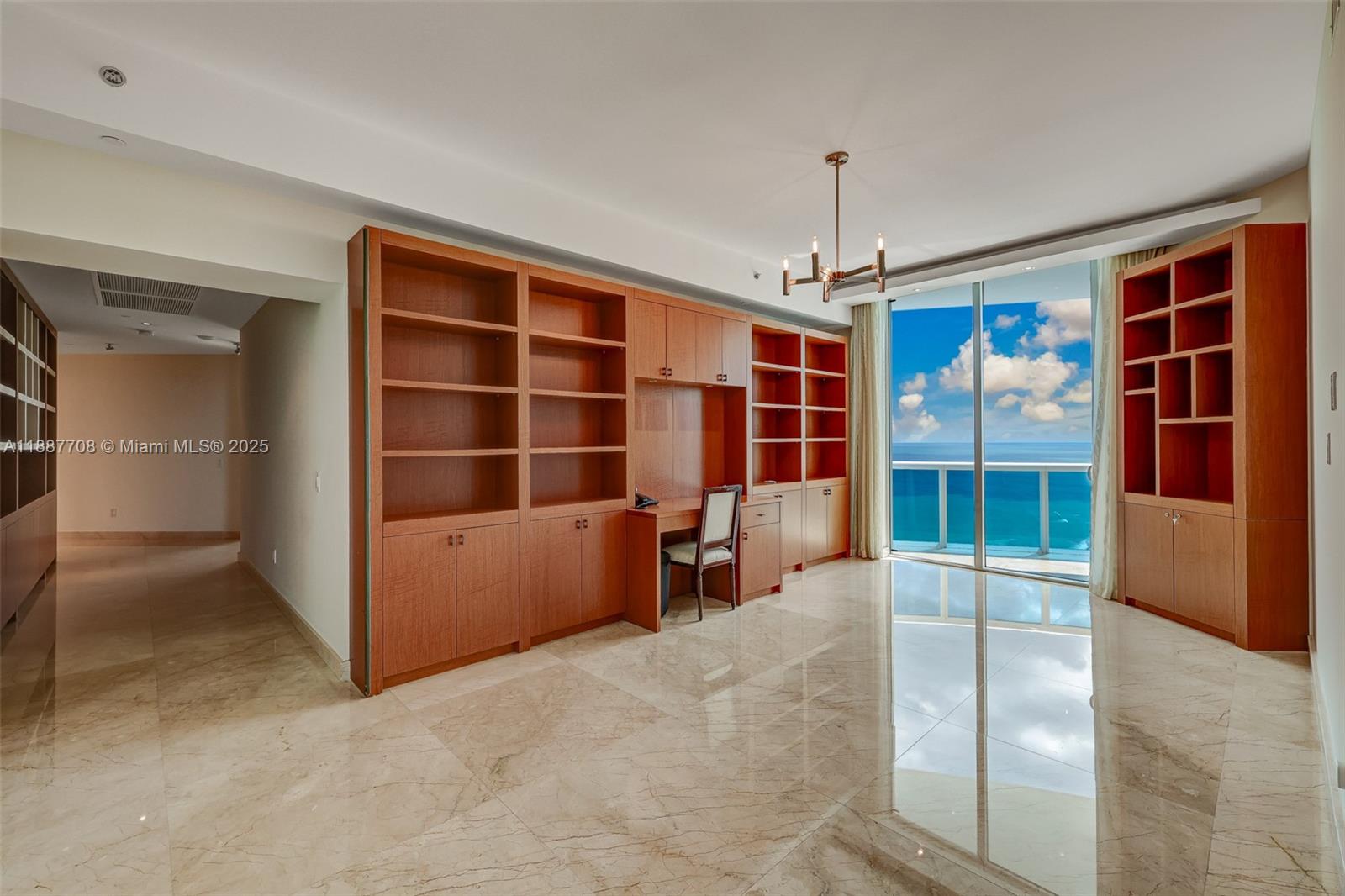 Trump Hollywood - Residential