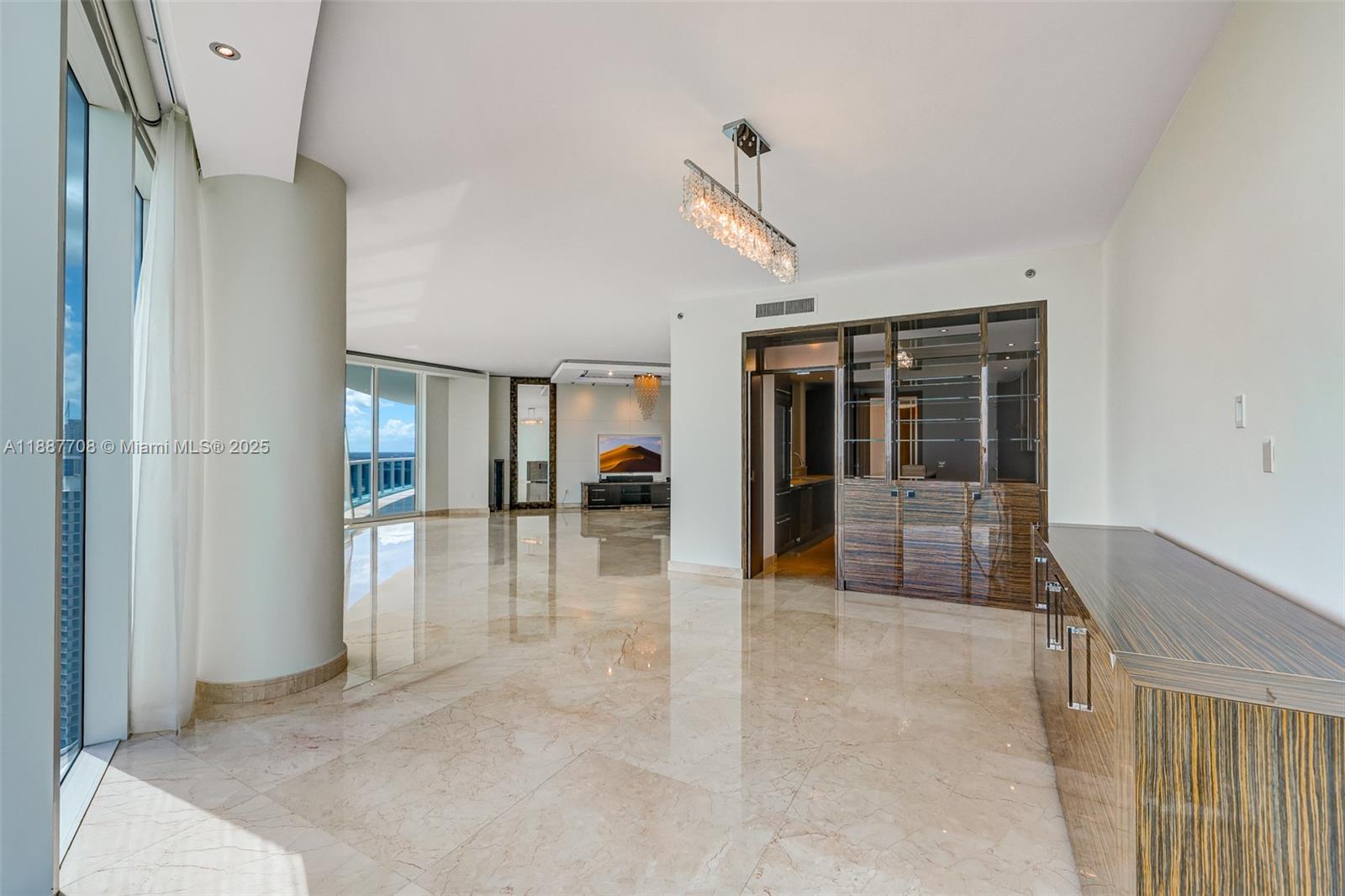 Trump Hollywood - Residential