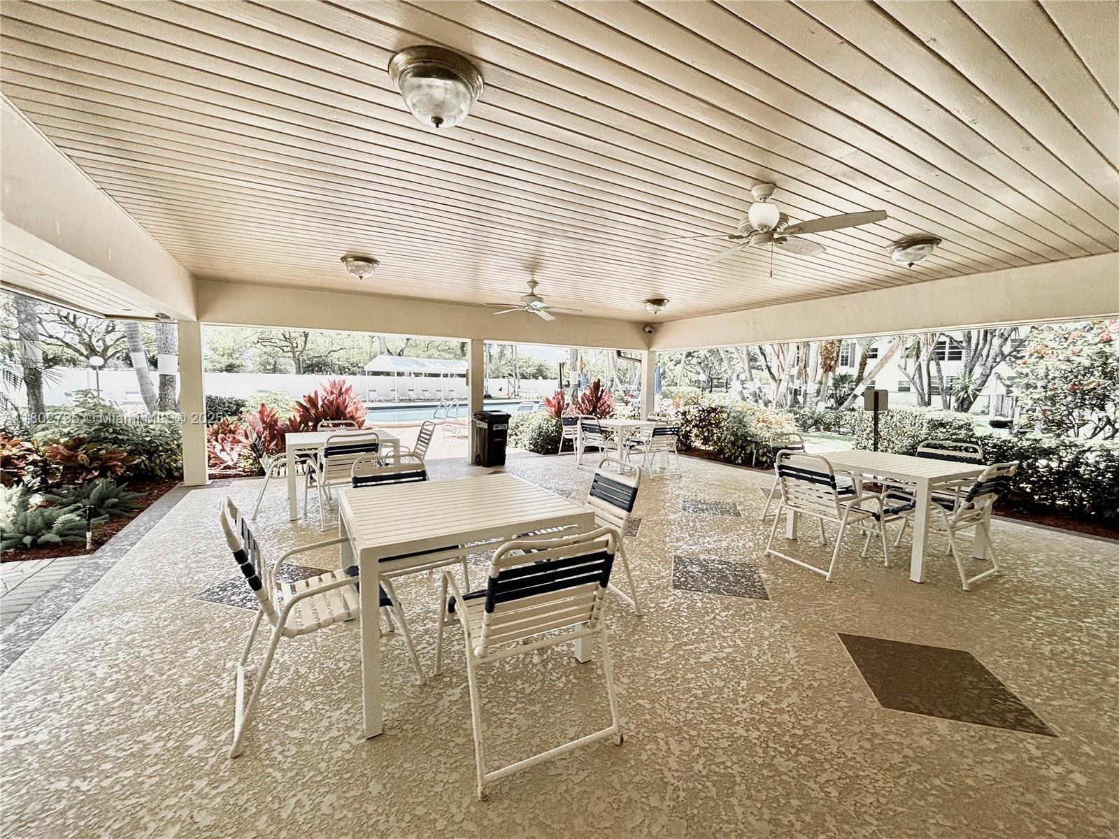 NO 34 PALM-AIRE COUNTRY C - Residential