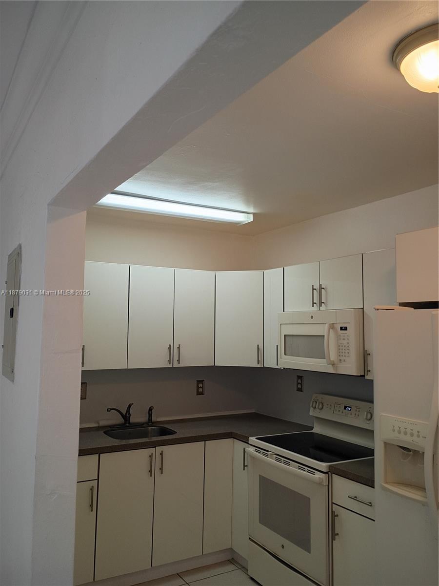 Show & Rent! Charming One bedroom One bath large closet in an adorable triplex. Brand new mini-split A/C in the living room. Very bright and airy with a small enclosed yard. Convenient location across the street from city community pool, basketball courts, activity center, city hall police & fire department. Close to shops, dining, Walmart, gas stations, 24-hour Laundromat, highways, houses of worship and minutes 10 minutes to beach. Tons of free street parking. Quick and easy approval to qualified applicants! Won't last! A must see!