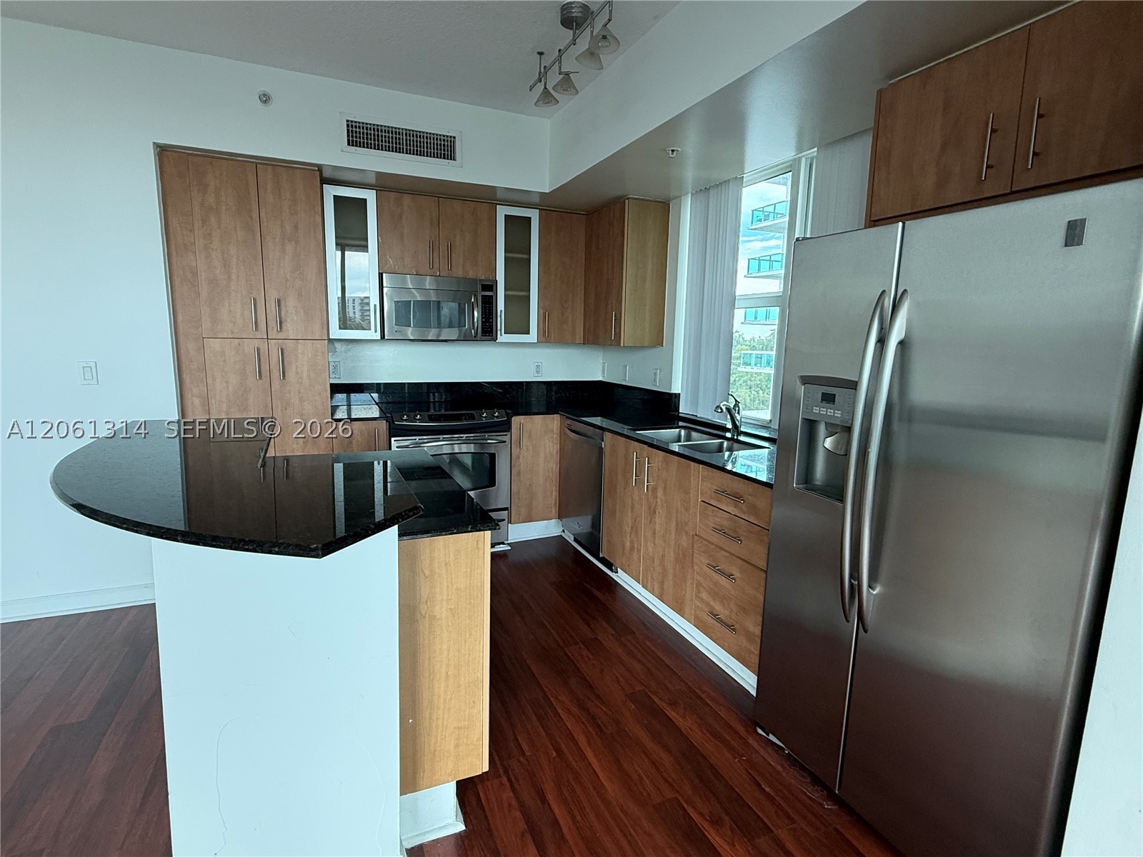 7910 Harbor Island 510