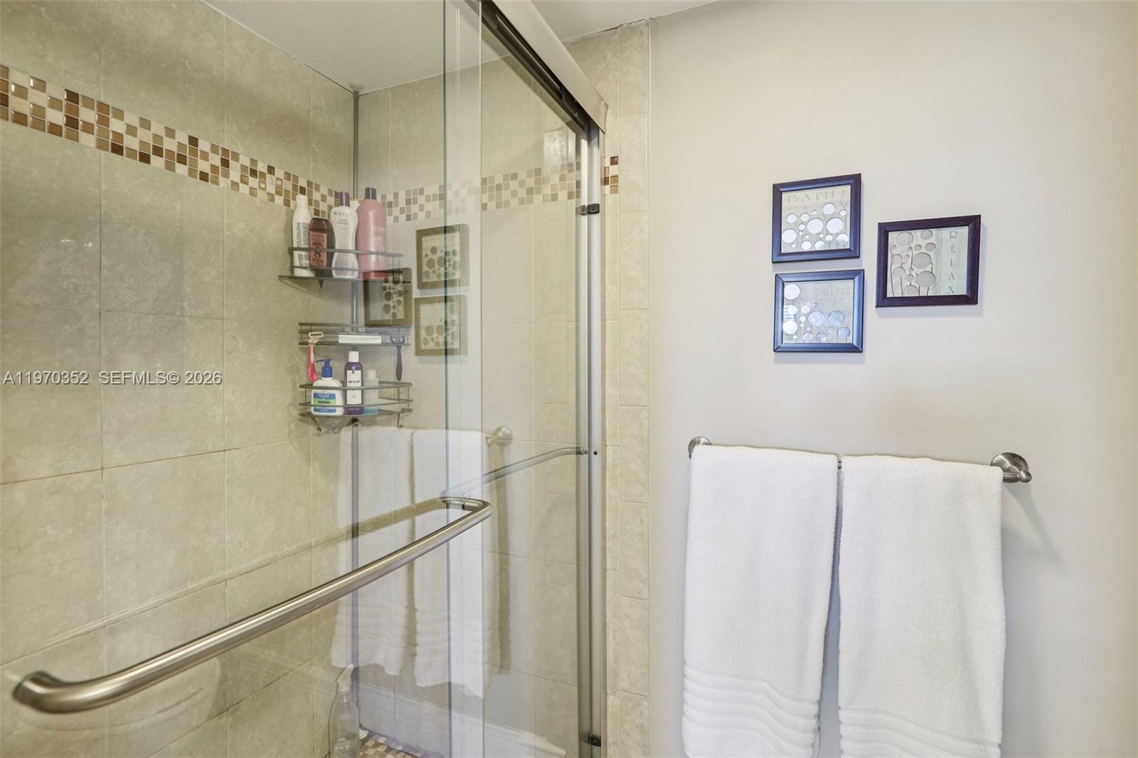 HAMPTON GARDENS 3 CONDO - Residential