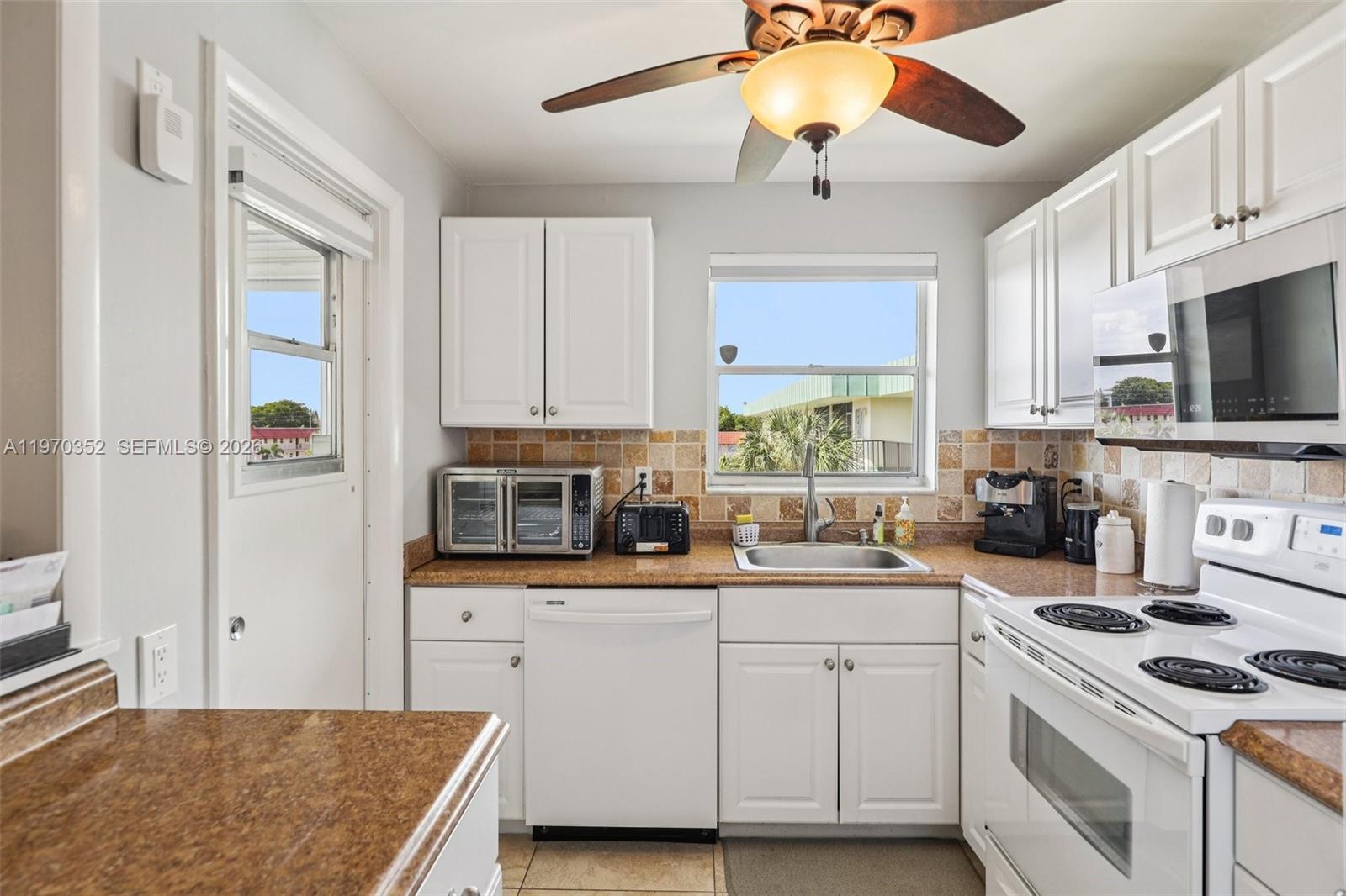 HAMPTON GARDENS 3 CONDO - Residential