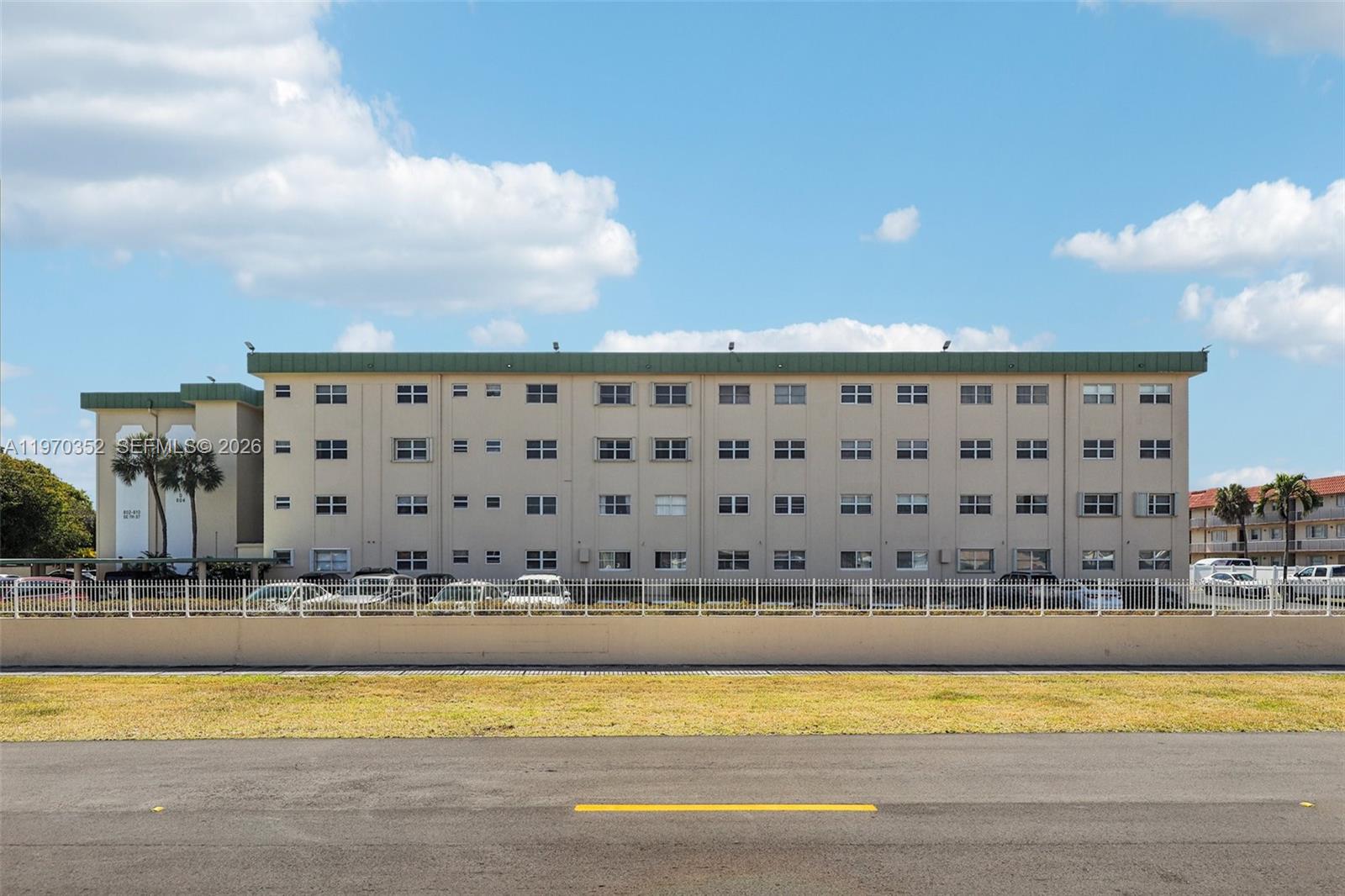 HAMPTON GARDENS 3 CONDO - Residential