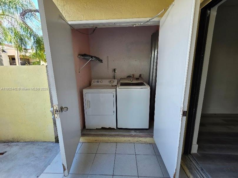 ELAN AT CALUSA CONDO XV - Residential Lease