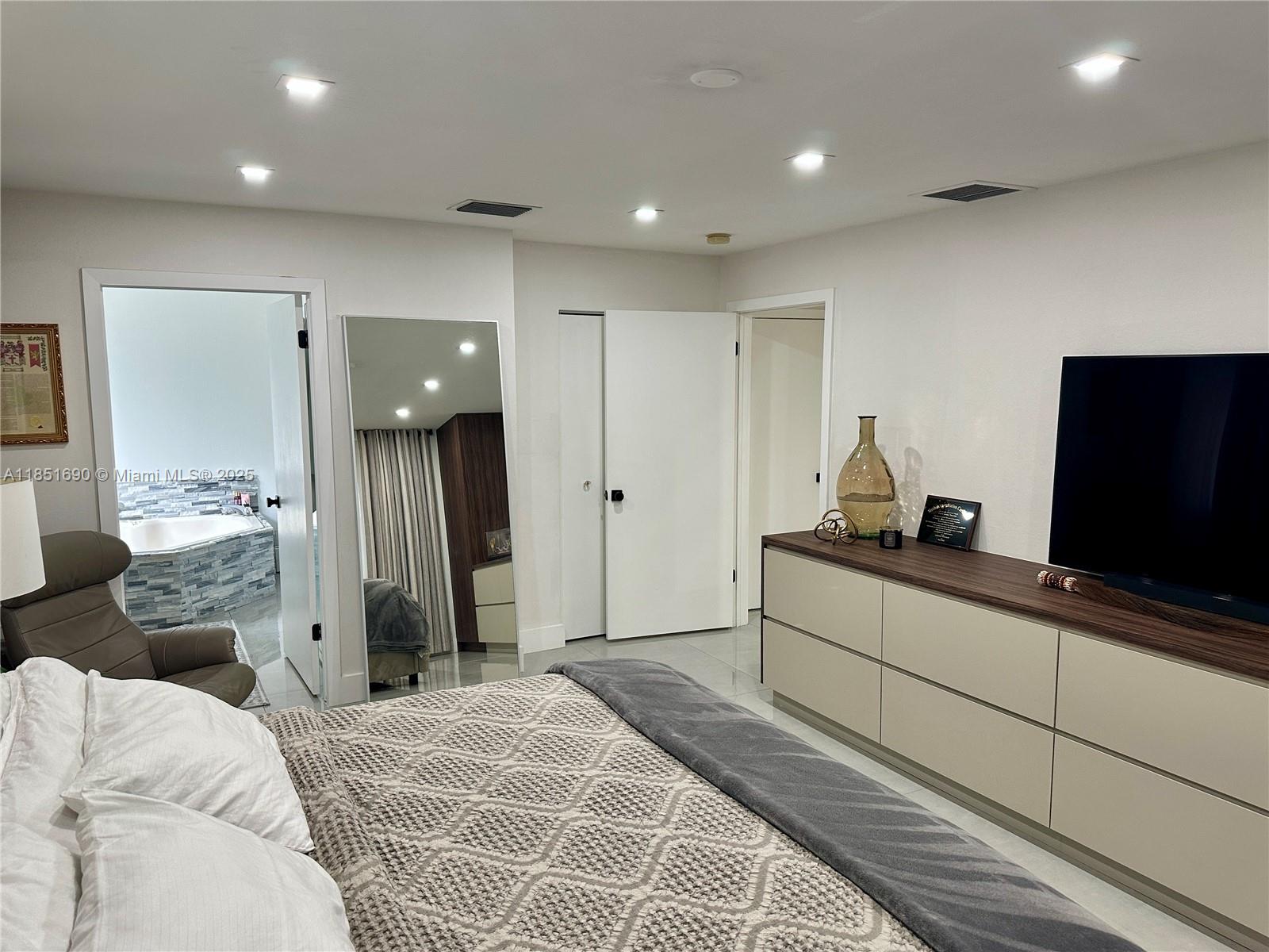 Biscayne Gardens - Residential