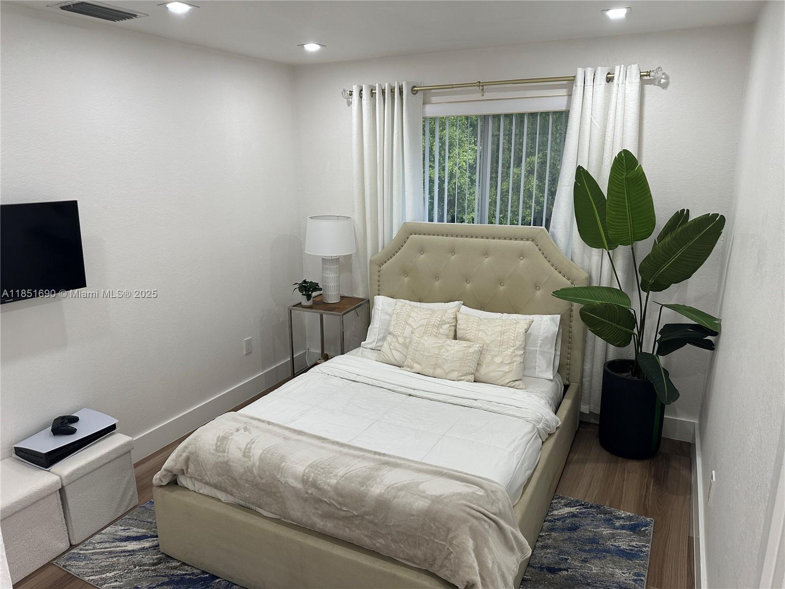 Biscayne Gardens - Residential