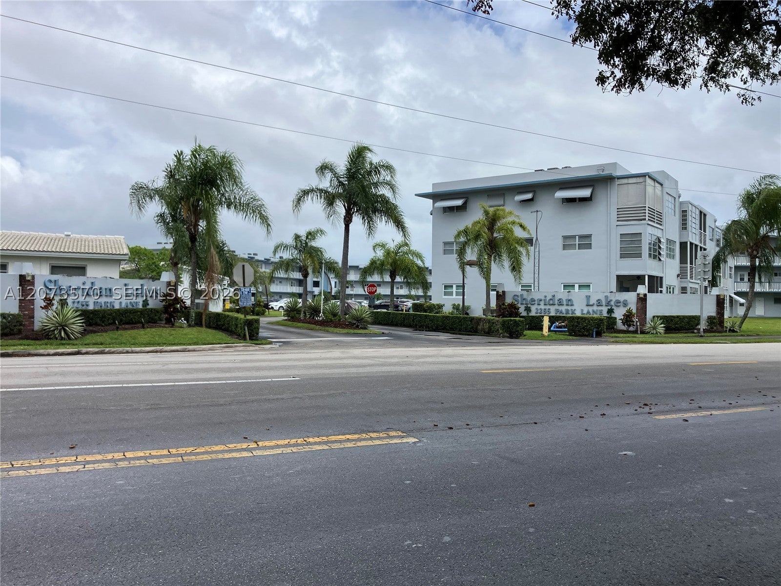2300 Park Ln 203, Hollywood FL 33021