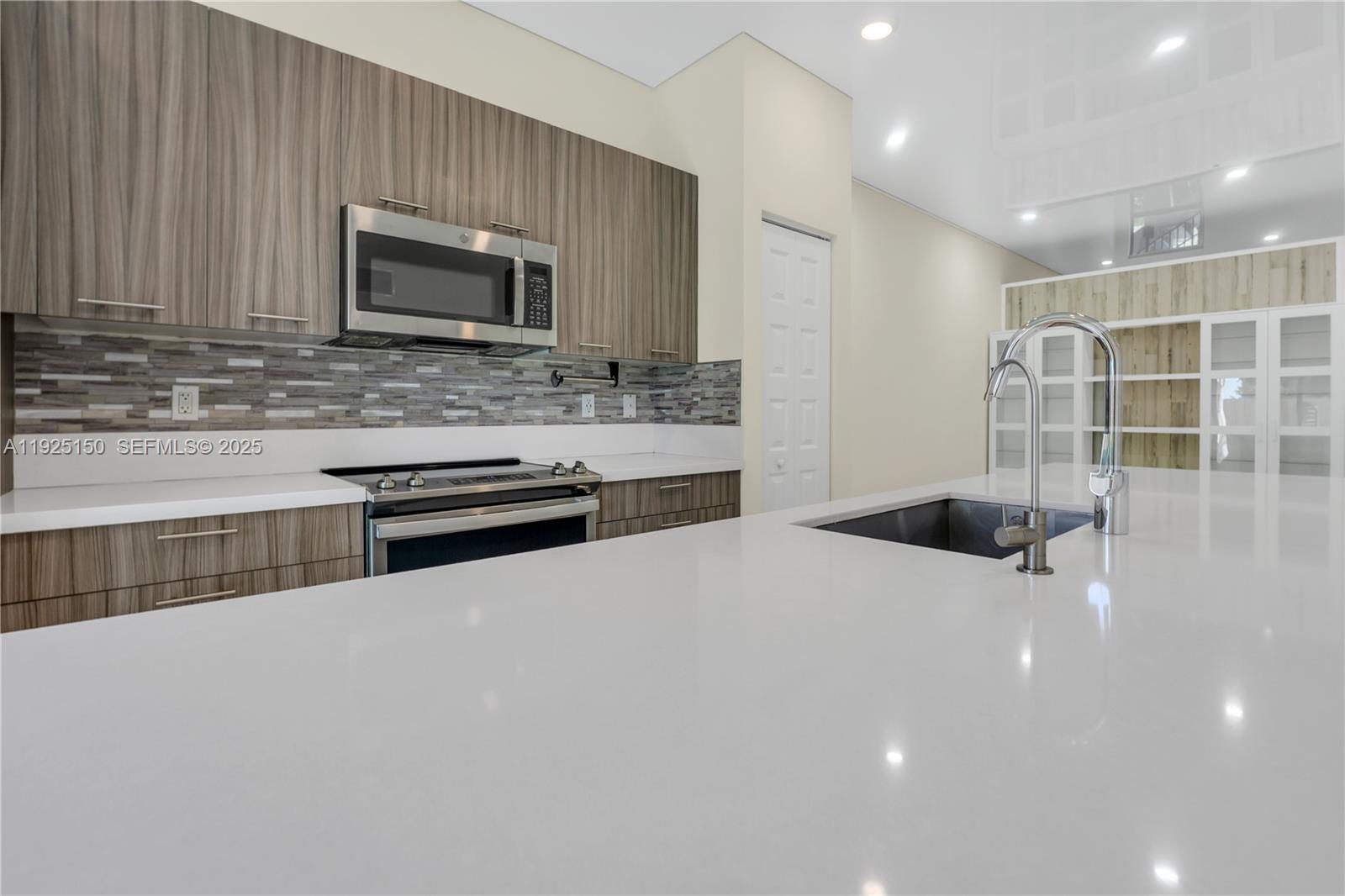 APEX AT PARK CENTRAL COND - Residential