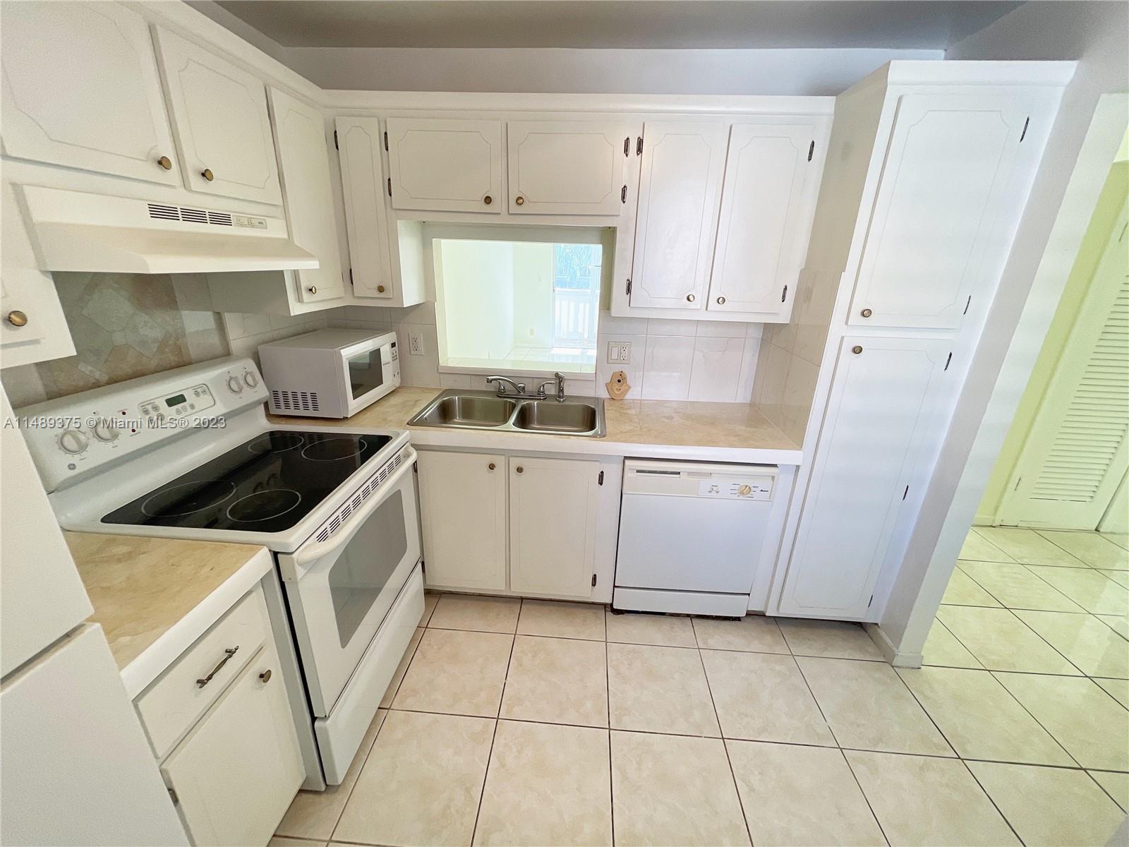 MEADOWBROOK TOWERS CONDO - Residential Lease