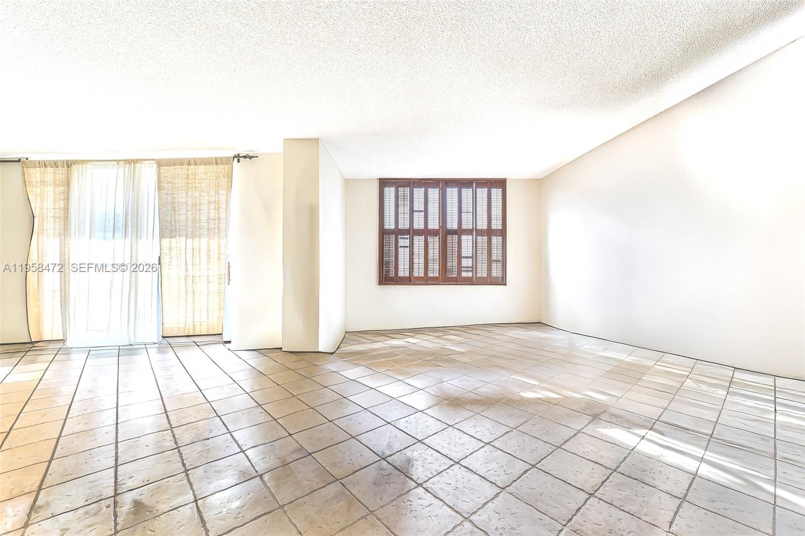 MAISON GRANDE CONDO - Residential