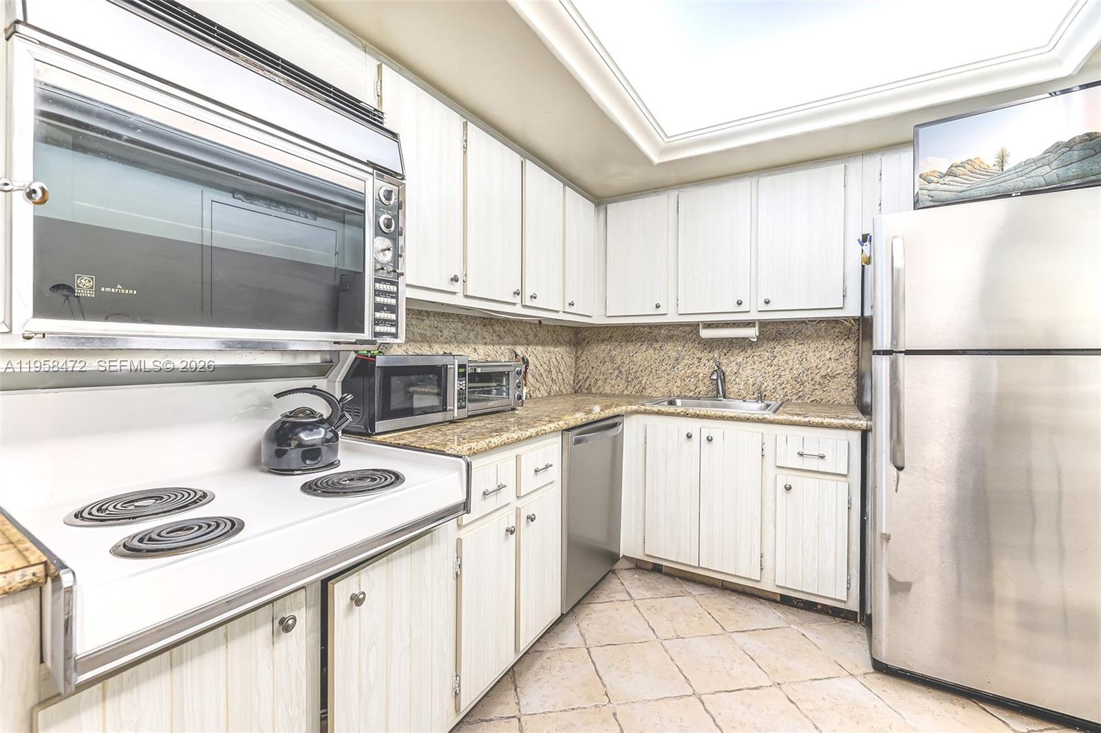 MAISON GRANDE CONDO - Residential