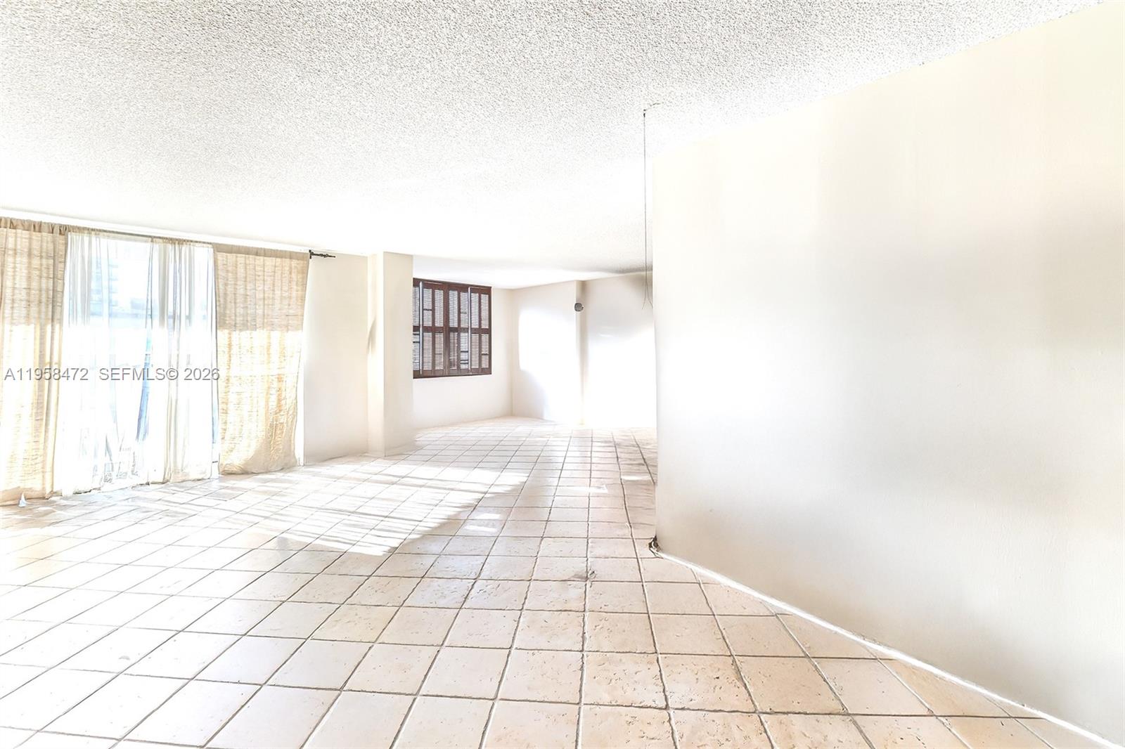 MAISON GRANDE CONDO - Residential