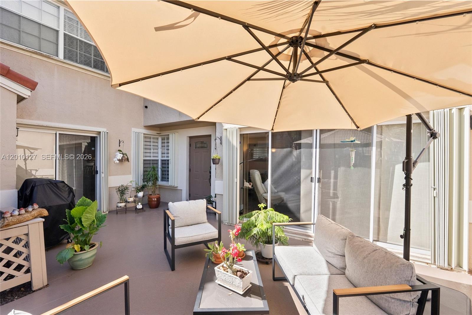 EMBASSY LAKES - Residential