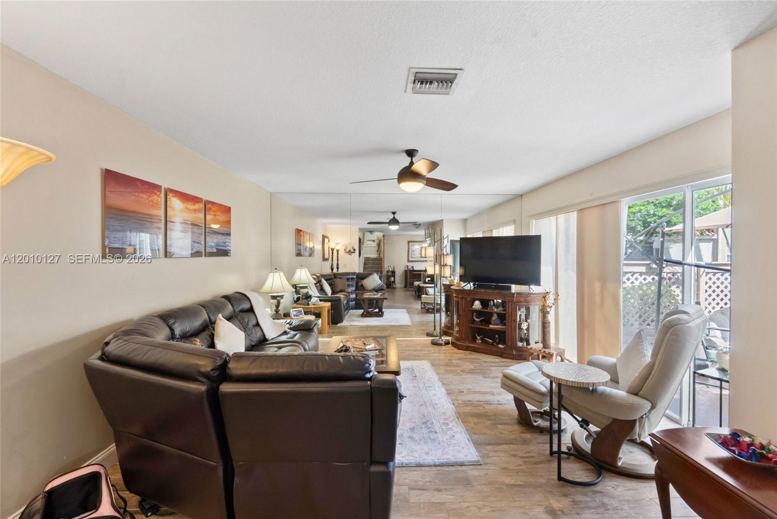 EMBASSY LAKES - Residential