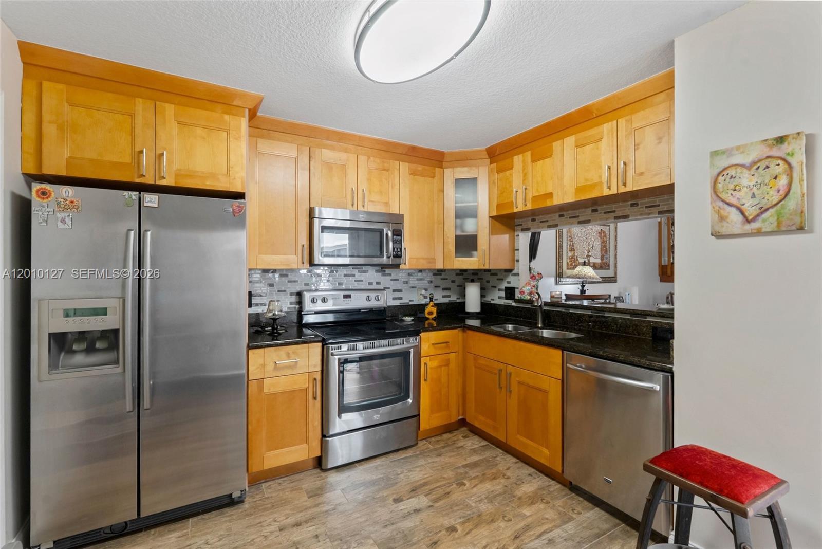 EMBASSY LAKES - Residential