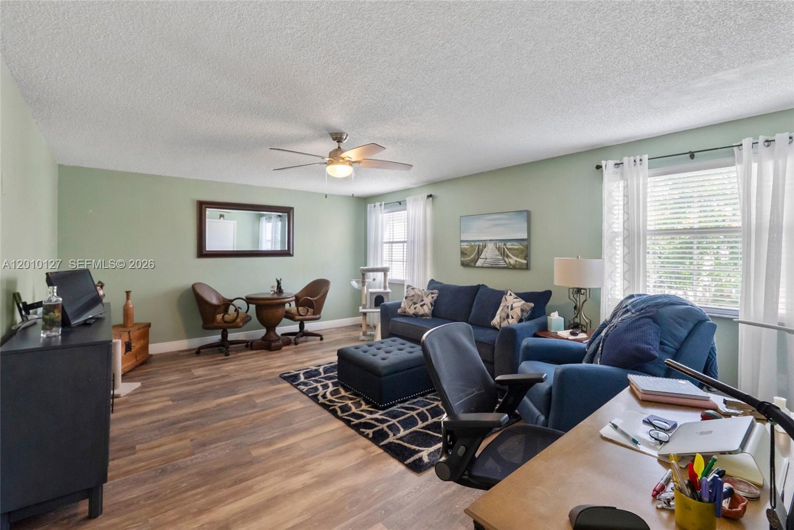 EMBASSY LAKES - Residential
