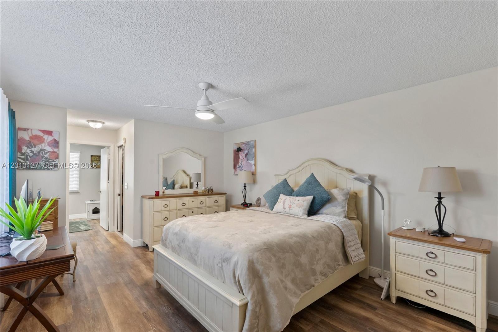 EMBASSY LAKES - Residential