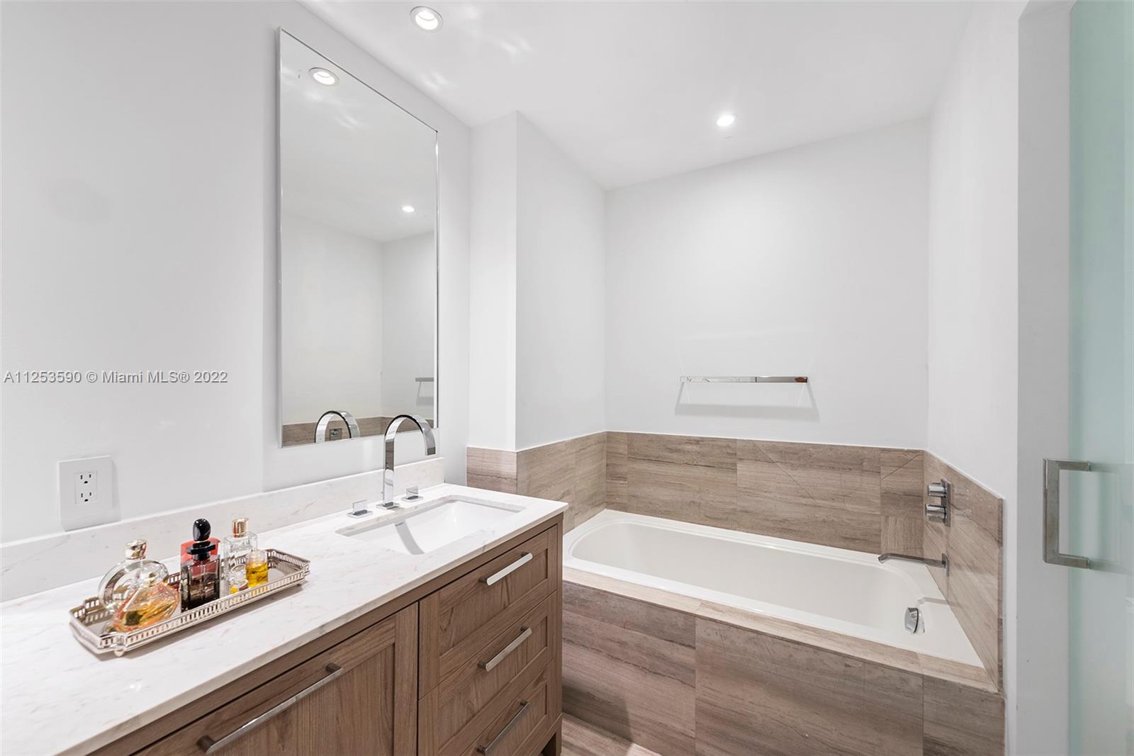 OCEANA KEY BISCAYNE CONDO - Residential