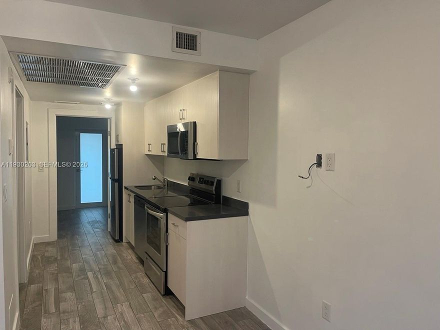 1 bedroom condo in South Beach. Building was completely re-outfitted in 2016 with new kitchens and bathrooms, electrical, plumbing, and impact doors and windows for a thorough renovation equal to new construction. 
Unit features wood ceramic floors throughout, washer/dryer in the unit, full kitchen with stainless steel appliances, and central AC. 
The unit has a well divided floorplan. 
Perfect location within walking distance to Ocean Drive (only 3 blocks), close to Flamingo Park, shops, and restaurants. 
Available December 31 2025.
Don't miss this opportunity.
