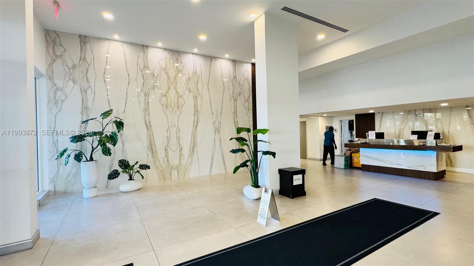 WINSTON TOWER 300 CONDO - Residential