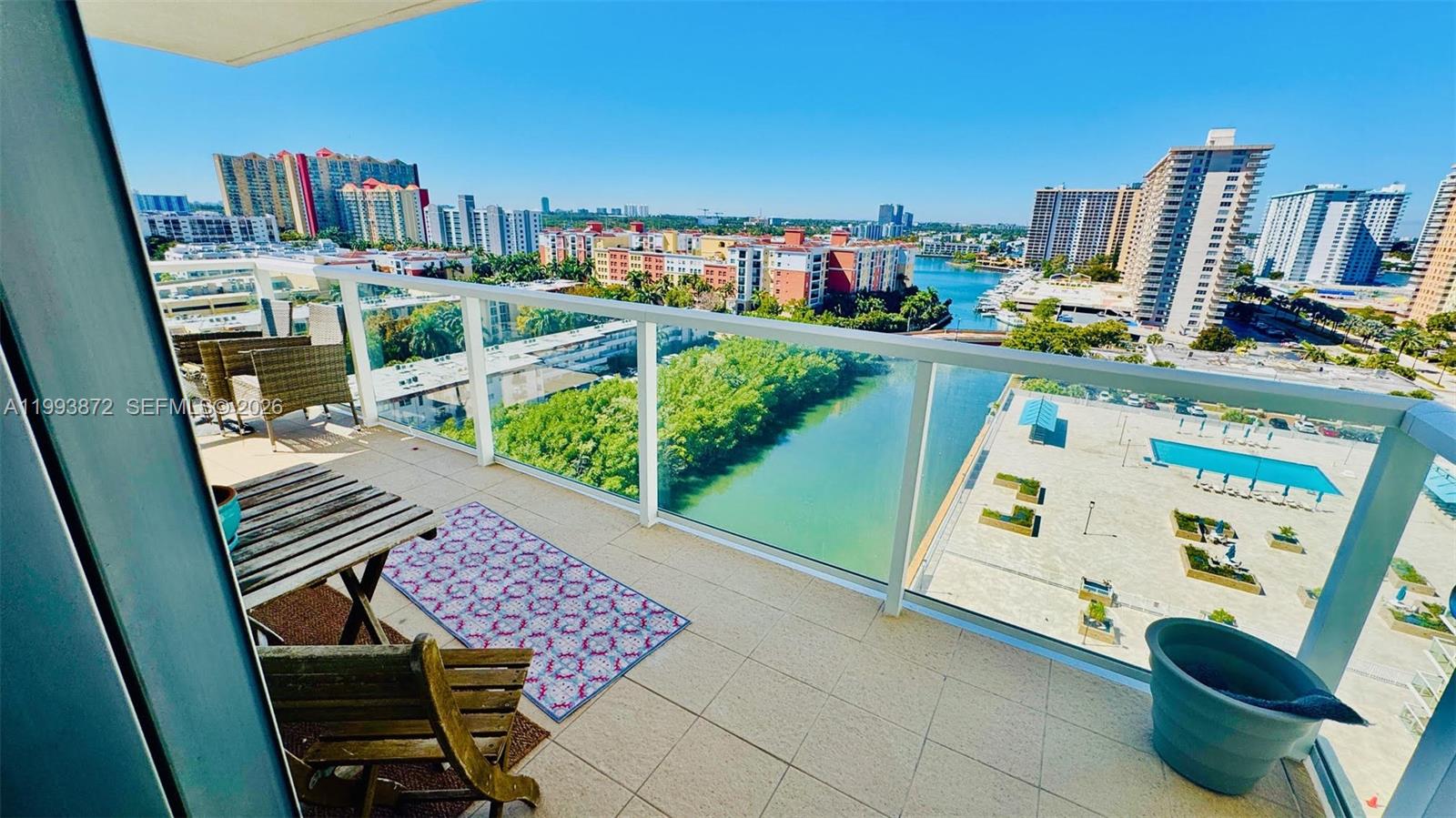 WINSTON TOWER 300 CONDO - Residential