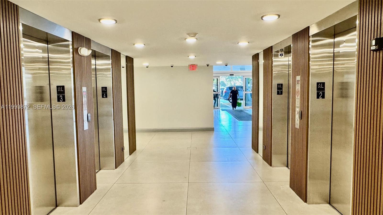 WINSTON TOWER 300 CONDO - Residential