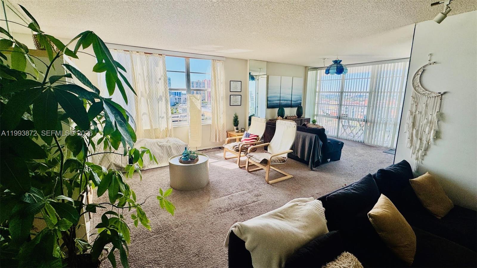 WINSTON TOWER 300 CONDO - Residential