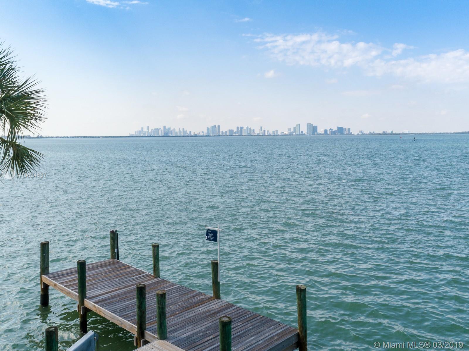 10-22-11 53 42 LA GORCE G - Land