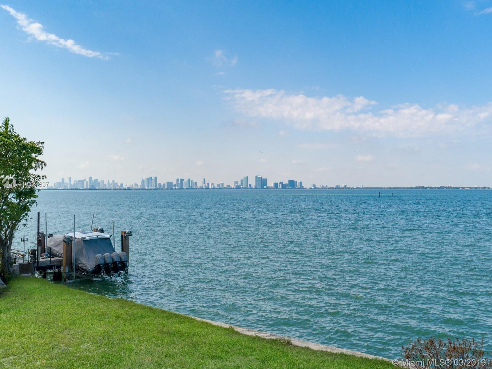 10-22-11 53 42 LA GORCE G - Land