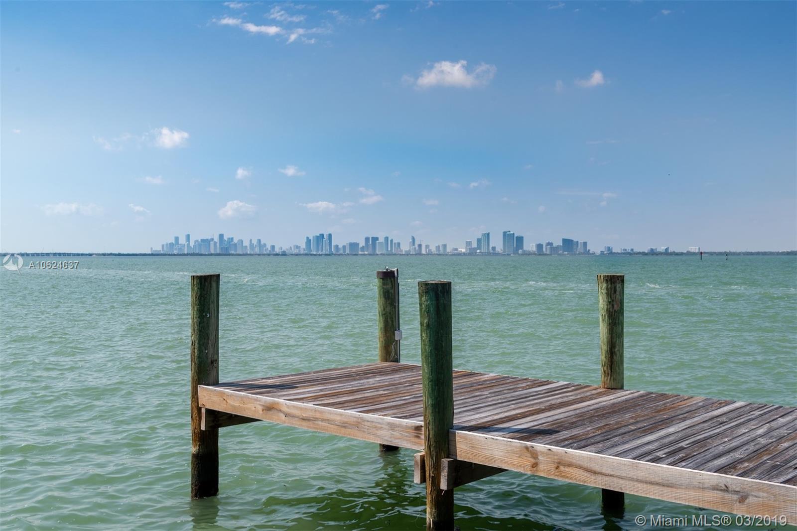 10-22-11 53 42 LA GORCE G - Land