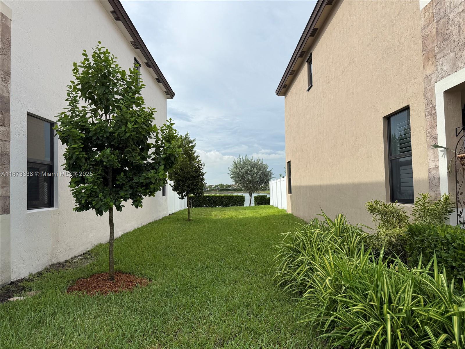 AQUABELLA NORTH - Residential