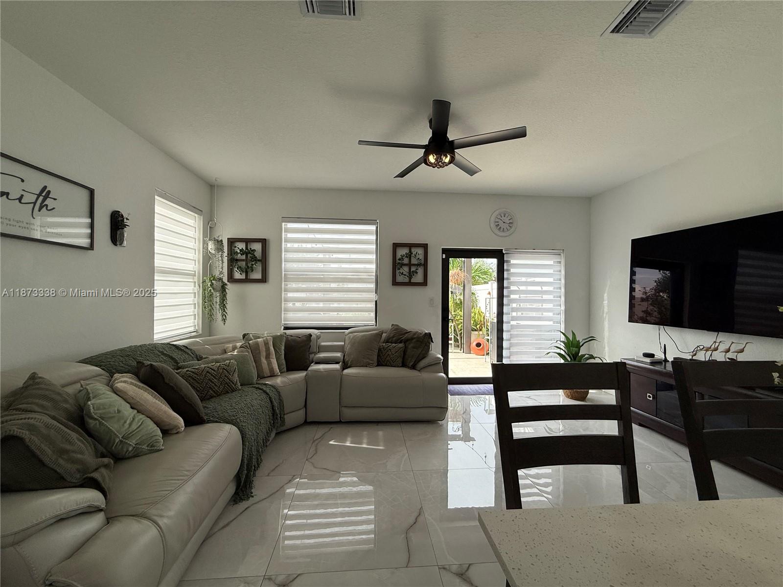 AQUABELLA NORTH - Residential